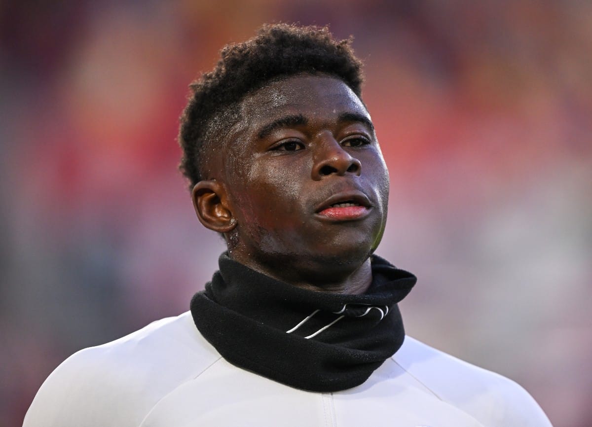 Carlos Baleba warming up for Brighton