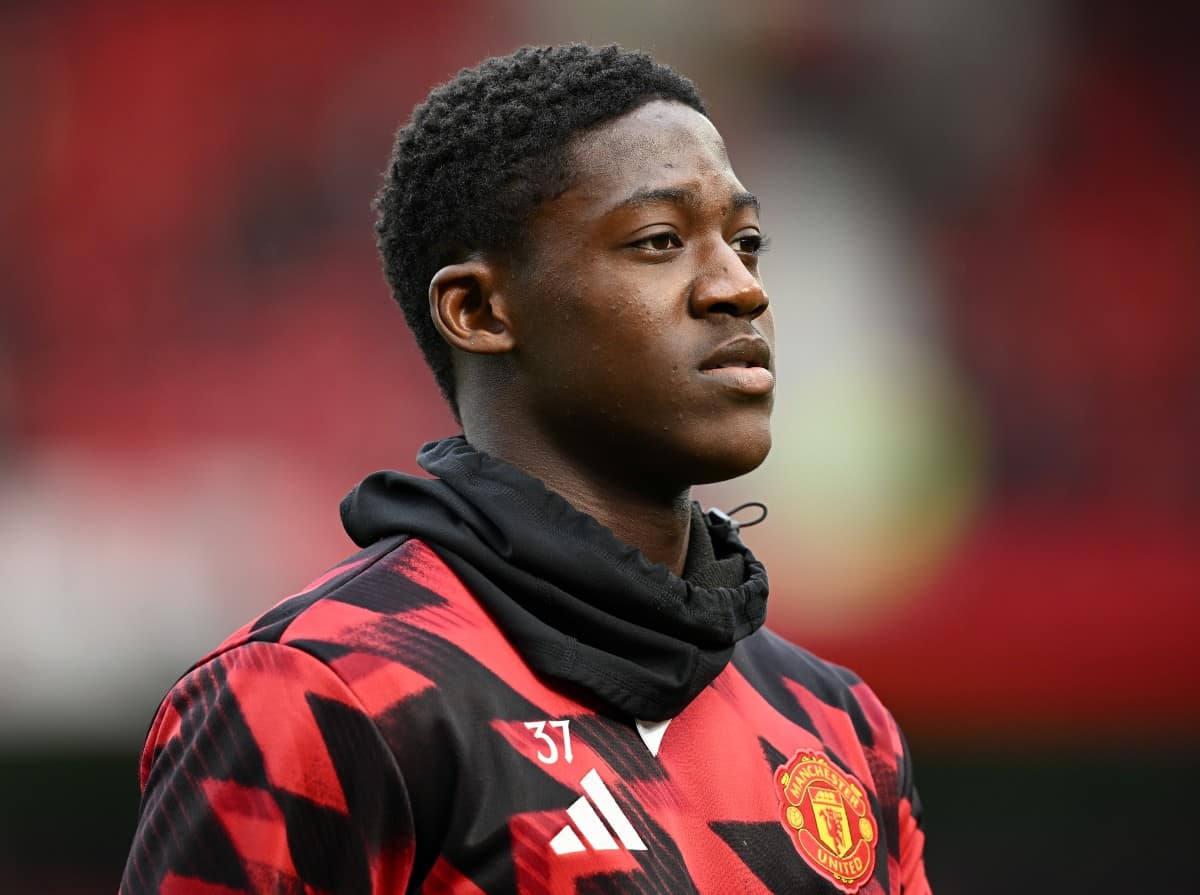 Man United's Kobbie Mainoo in the pre-match warm-up