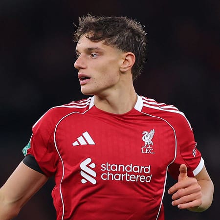 Giovanni Leoni: Liverpool defender out for ‘around a year’ after cruciate ligament tear